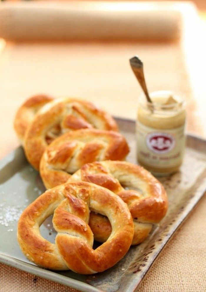 Oktoberfest pretzel oppskrifter og saus