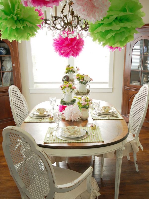ahşap masa-beyaz masalar-çiçek-deco malzeme çiçek vazo