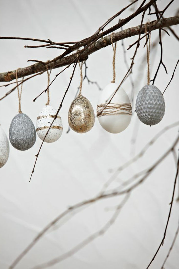 Decorarea de Paști cu ouă de Paști atârnă un ornament frumos