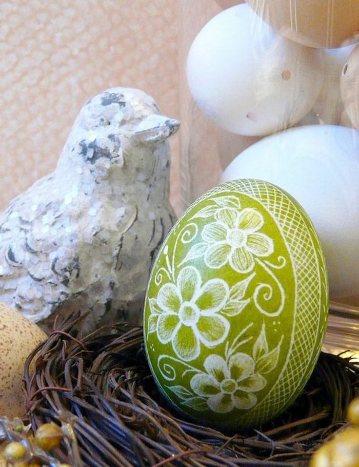 Ouă de Paști din lemn și o pasăre din lemn Shabby Chic