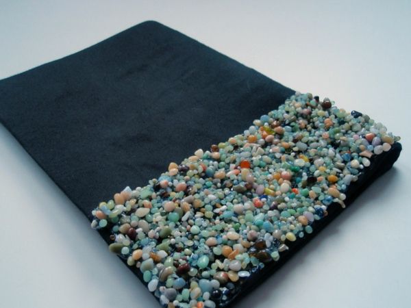 Decoratieve steentjes voor een doe-het-zelf-handtas - creatief naaien