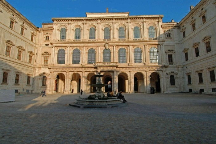 Caracteristici Palazzo Barberini-Roma-Italia-frumos-arhitectură barocă