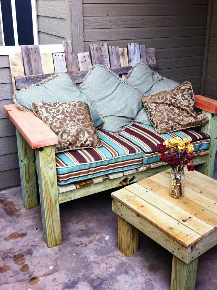 Palete canapea de epocă masă de perne colorate de cafea de flori Veranda