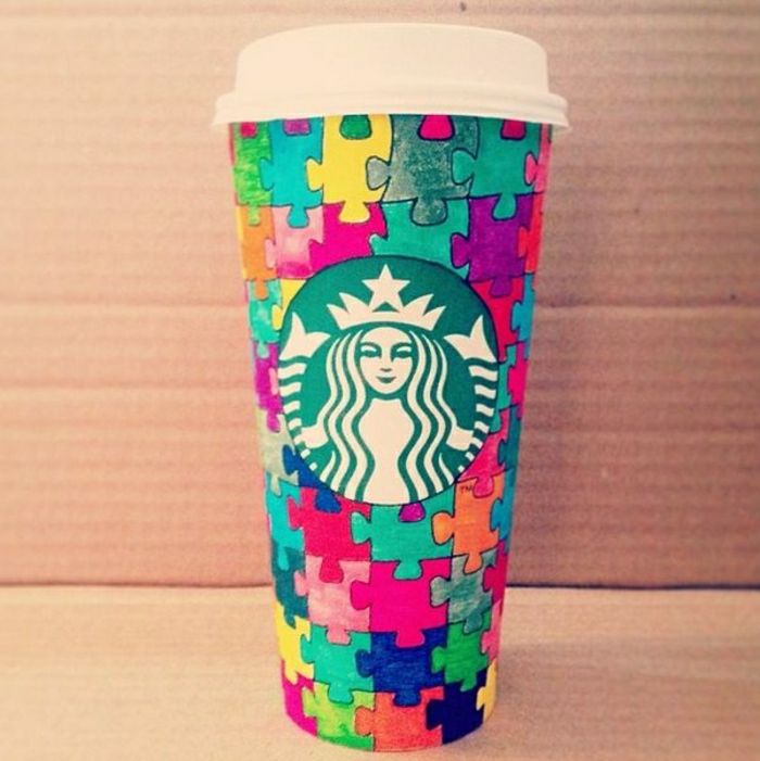 Paharele de hârtie Starbucks colorat model de puzzle