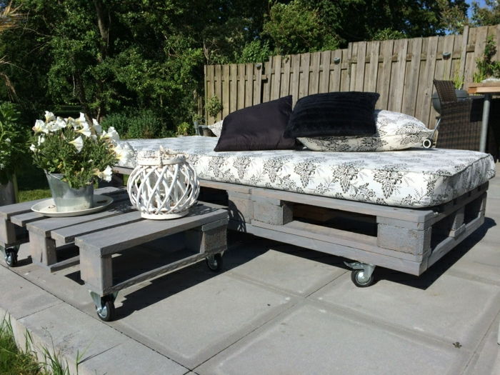 Patio de design-gri mobilier paleta role frumos-saltea-negru pernă flori