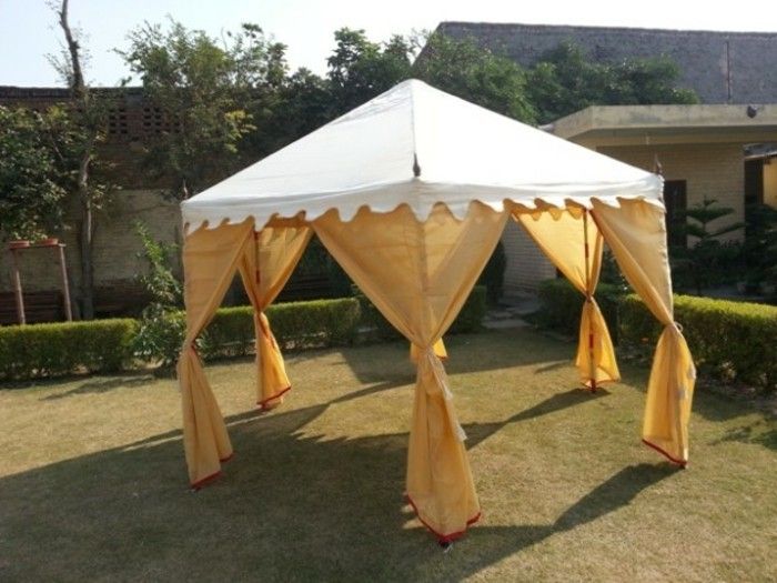 Paviljong tält med gula gardiner-of-back
