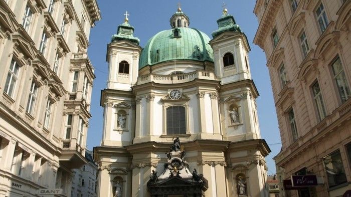 Sf. Petru Biserica-in-Viena -Austria-baroc-unic-arhitectura