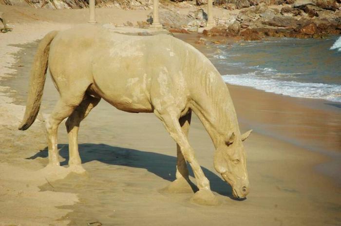 Horse-figur-laget fra sand