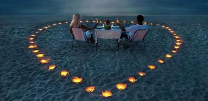 Picknick på stranden-med-hjärta ut ljus