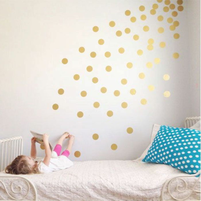 Polka Dot Wall Samolepky-by-materských-zlatej farby a bielu stenu