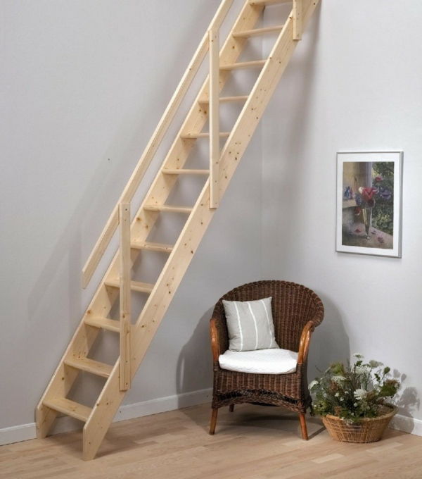 Plassbesparende trapp-laget av tre-enkel konstruksjon