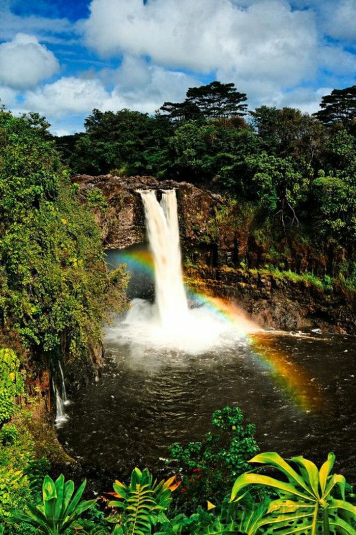 Rainbow Waterfall Hilo na Hawajach wielki Natura egzotyczny widok