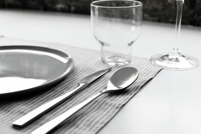 Behoorlijk tafelkleden Lepel mes en glas