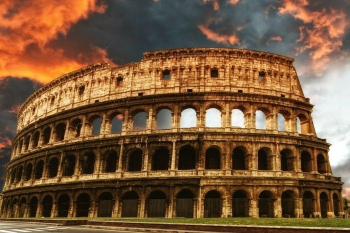 Roma-Italia-Amfiteatrul Flavian-the-Colosseumul-celebru-atractii-in-Europa-populare-destinatii-Europa