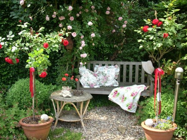 Romantična sedenje vrt zunanjosti-oblikovanje-ideje-za-the-notranje in zunanje-vrt-in-krajinsko-les klopi