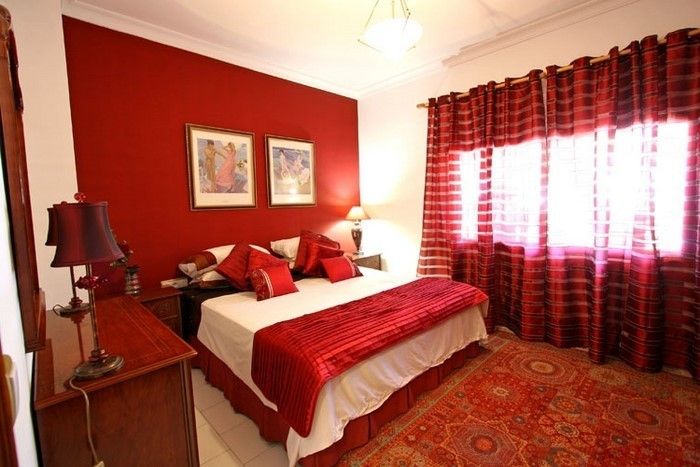 Rdeča spalnica oblika A-osupljiv dizajn