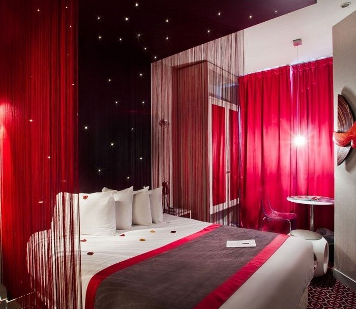 Rdeča spalnica oblikovanje enem izjemne notranjost