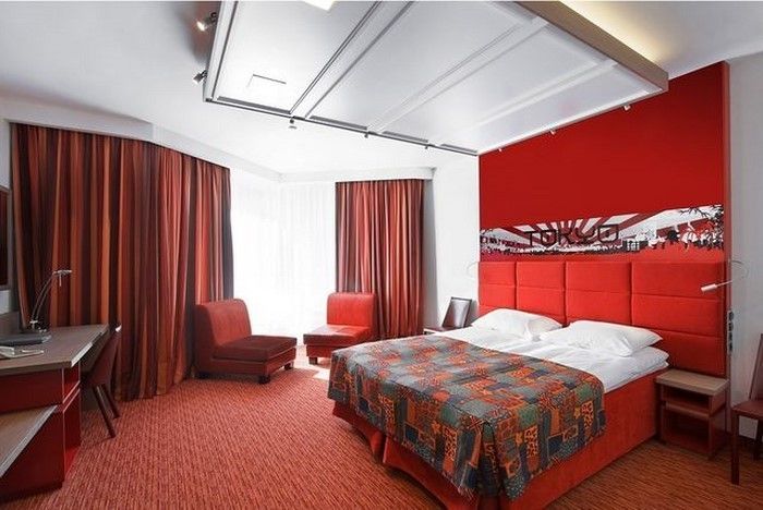 Raudona miegamasis dizainas A intriguojantis dizainas