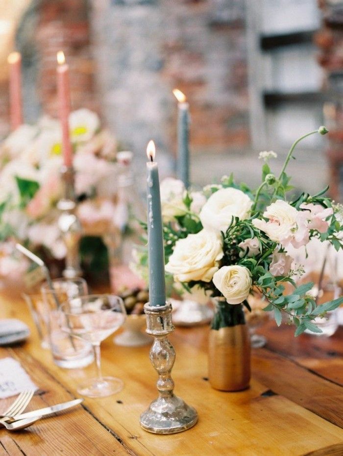 bela decoração de mesa com velas-fino