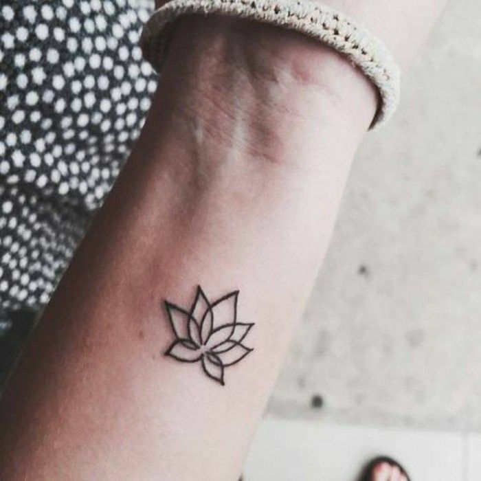 Frumos tatuaj idei-pentru-femei-un-Lotto