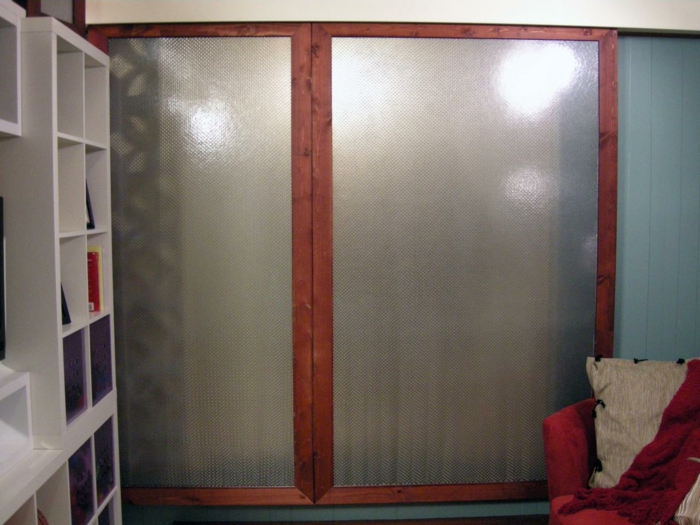 Posuvné dvere-vlastné-build-s-drevený rám, v obývacej izbe