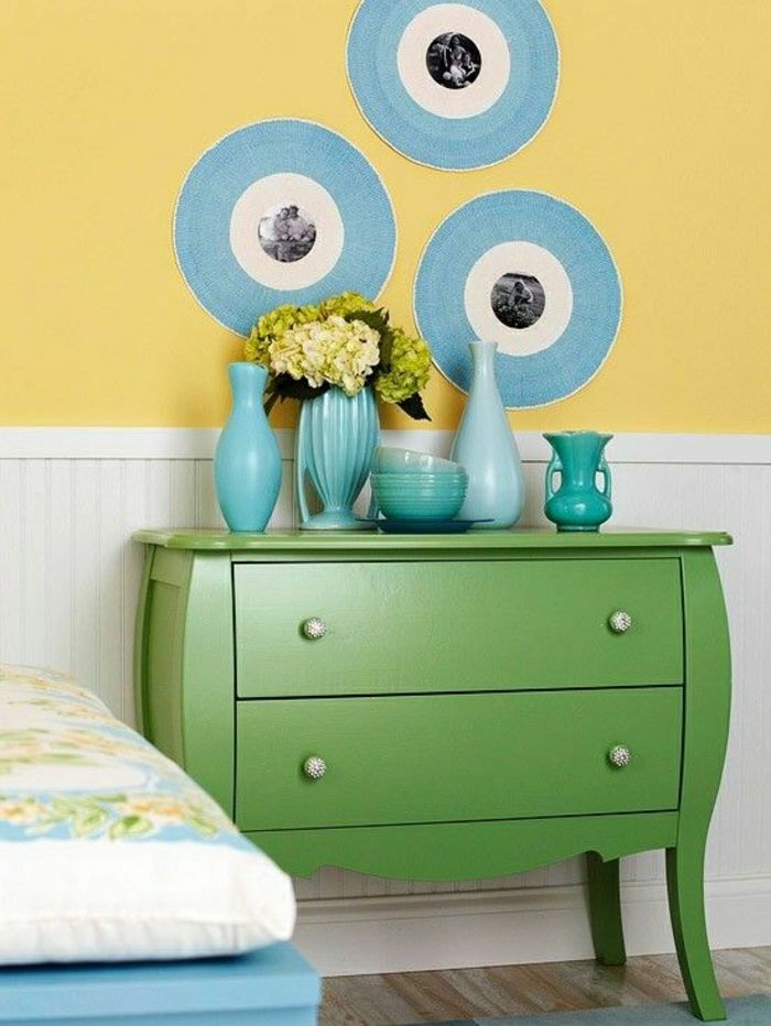 Slaapkamer ontwerp-aqua-tinten-green dresser gele muur blauw-opname-creative-wand design fris