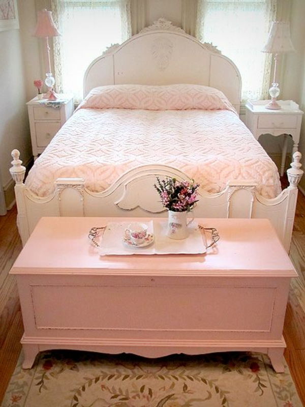 Spálňa-in-ružovej farby ružové posteli