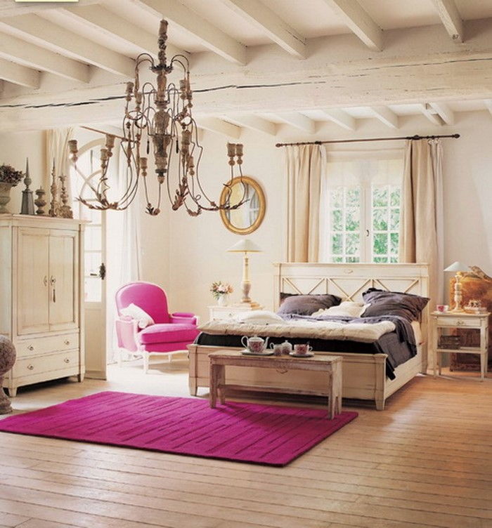 Spálňa-fialovo-A-nádherné-interiér