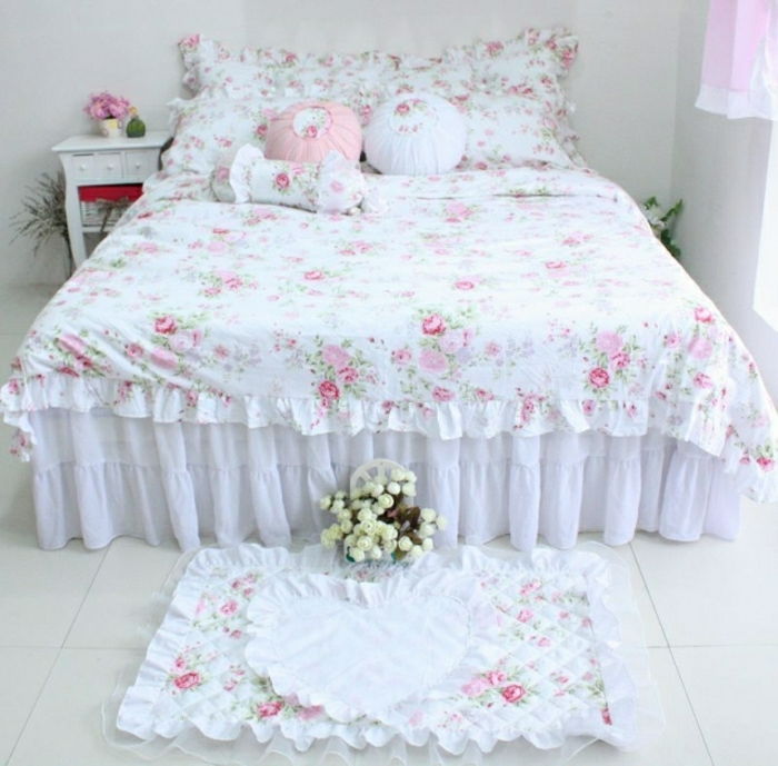 Miegamojo romantiškas dizainas-skurdus-chic stiliaus lovatiesė