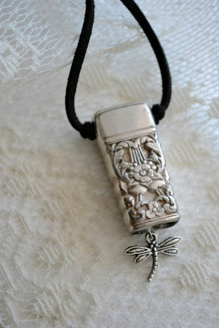 smykker-fra-sølvtøy-selv-making med-liten-øyenstikker