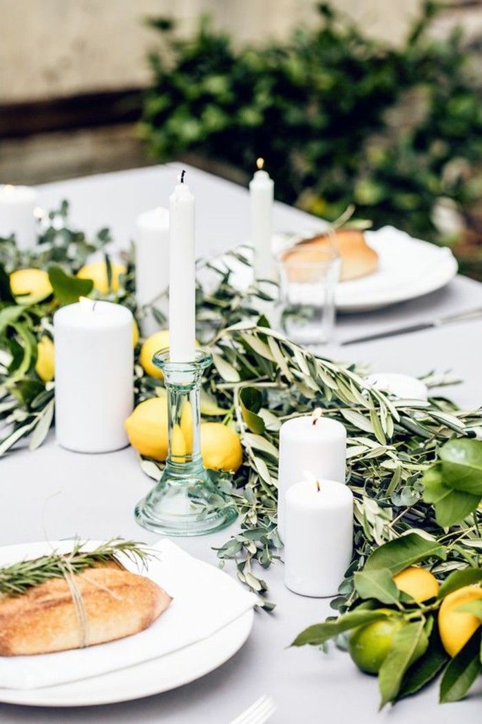 Letni tabeli dekoracji i cytryna oliwek i świece