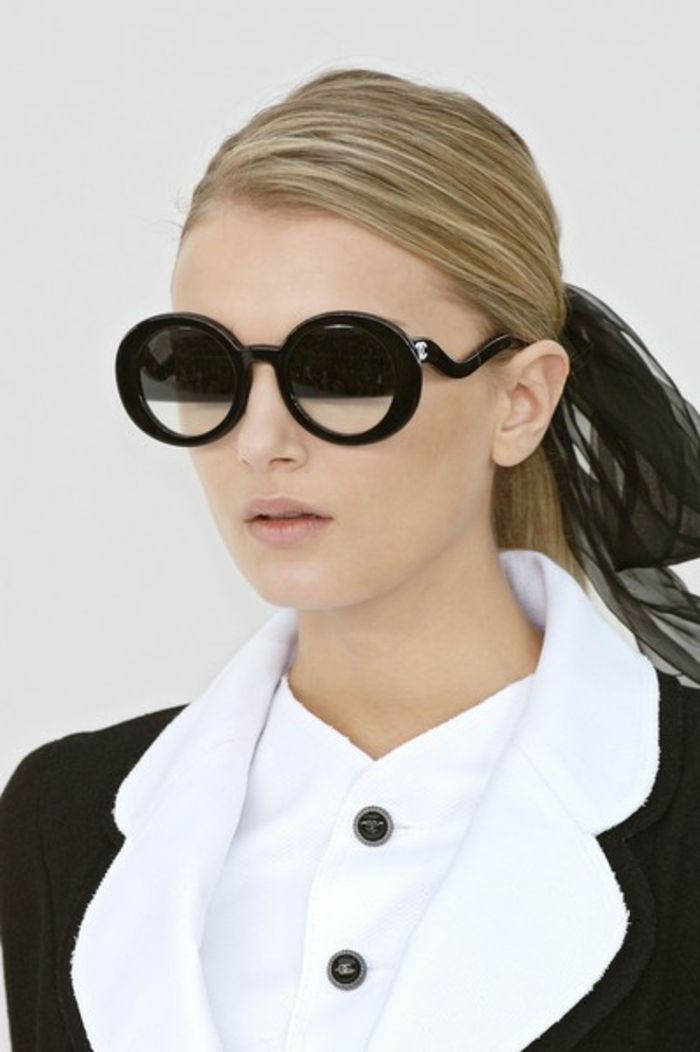 Solbriller Chanel oval-svart