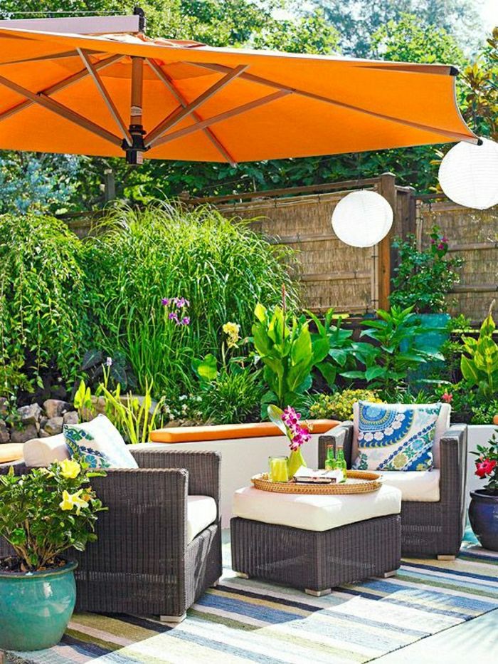 Parasol Garden turuncu kağıt lamba rattan mobilya bitkiler
