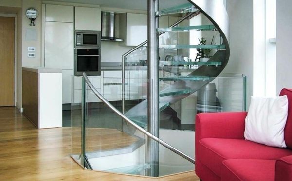 Spiral scara cu-foarte frumos-design si sticla trepte