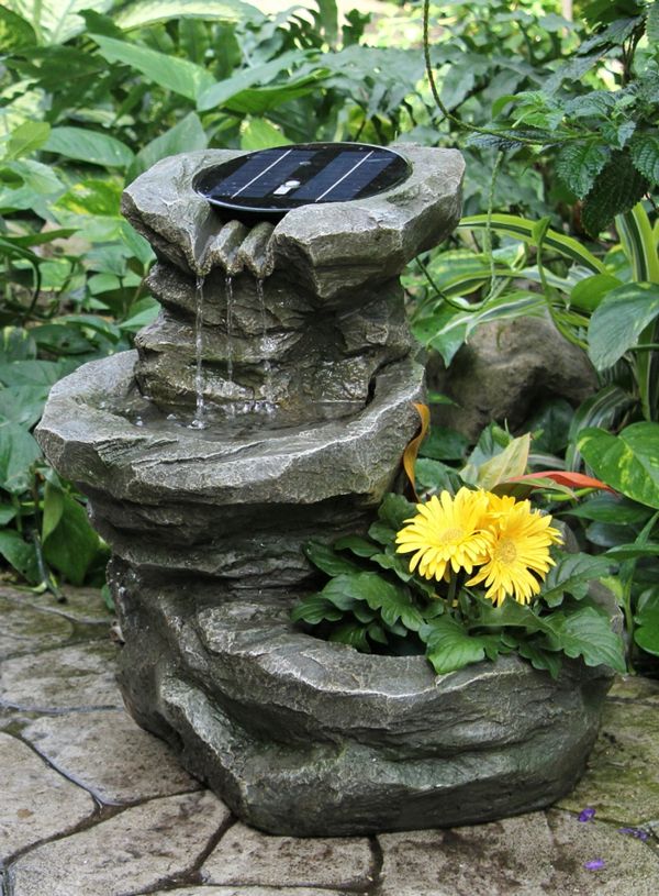 Fountain-solare-de-grădină