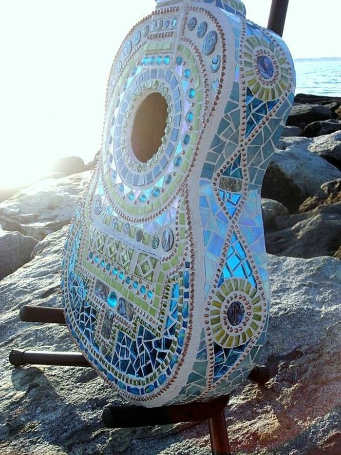 guitarra Beach-acústico com decoração em mosaico