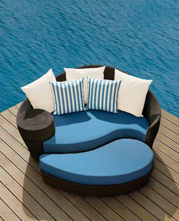 Strantstuhl Ikea-Loungee-exterior-sofá-branco-azul-e-preto