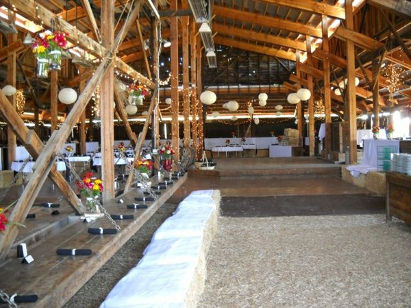 Dancefloor-in-the-barn