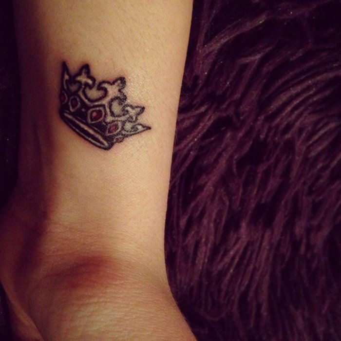 Tatuiruotė Crown maža tatuiruotė riešo tatuiruotė