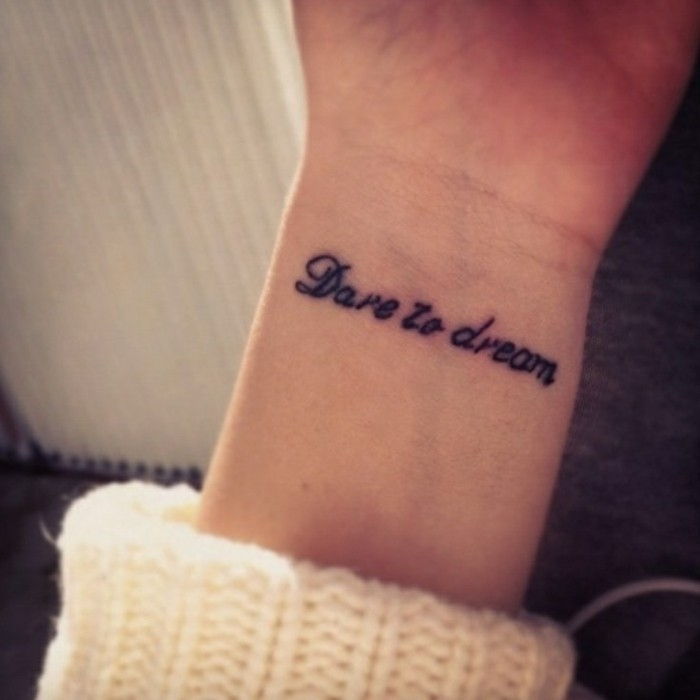 Tattoo napis tattoo na zapestje, kul tatoo ideje