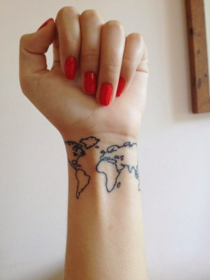 Tatueringar för kvinnor tatuering på handleden World Map