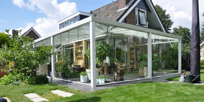 Canopy-glass-rasenfläche-Gartenweg