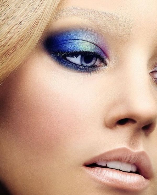 make-up ochi albaștri - culori colorate - foarte frumos
