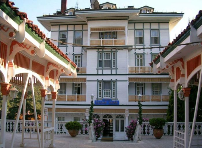 Turcia atracții din Istanbul-HALKİ PALAS-HOTEL HEYBELİADA