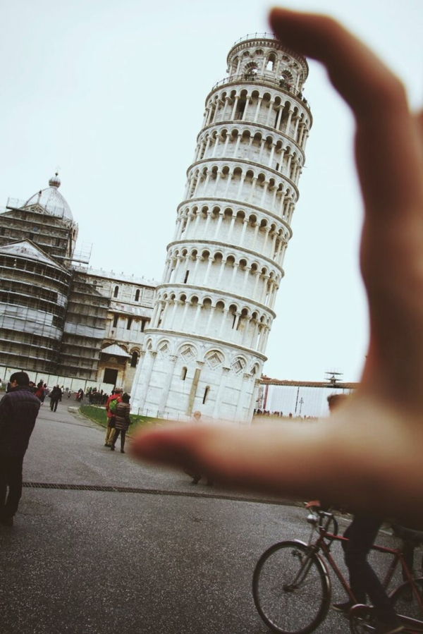 skrilavca stolp-of-Pisa roke