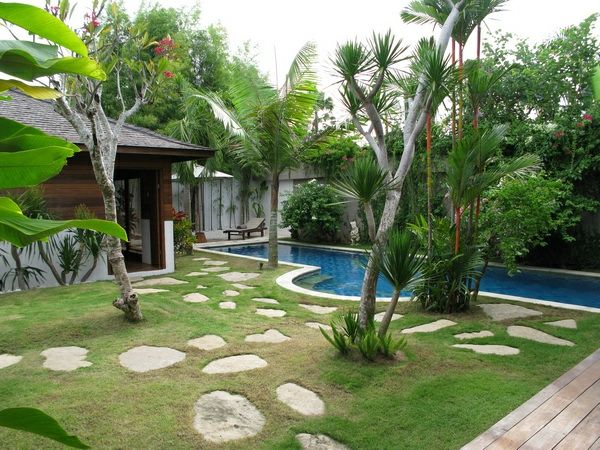 Villa Amore vrt dizajn-z-pool-dlani