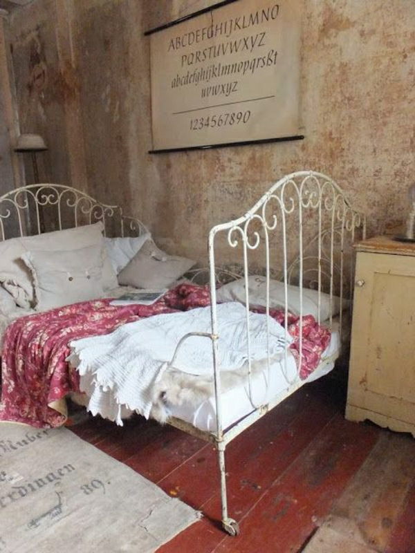 Vintage yatak yaşlı dışı ferforje kabine