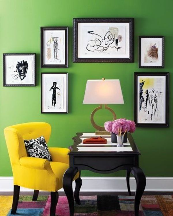 Wall-in-green-in-hall
