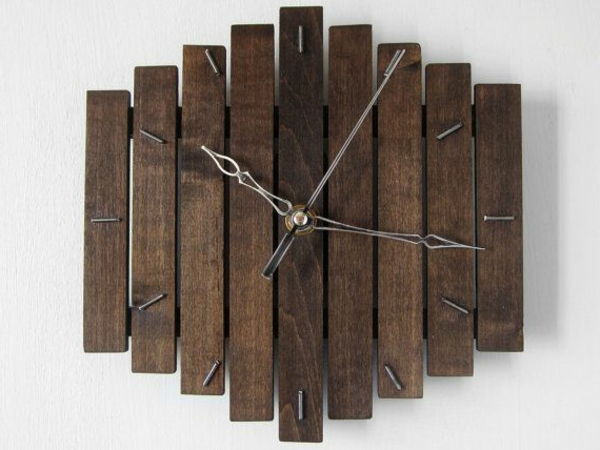Büyük duvar saati-den-odun yaratıcı bir fikir