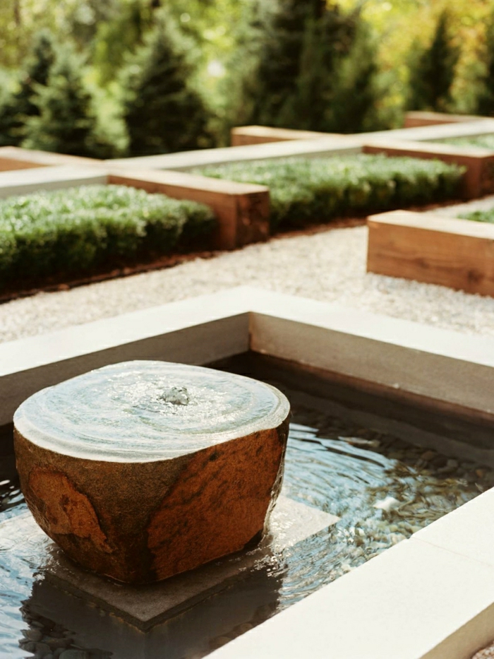 Vodnjak vrt moderno